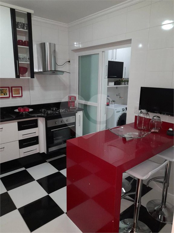 Apartamento à venda com 3 quartos, sendo 1 suíte,  no Centro, Mogi das Cruzes, SP