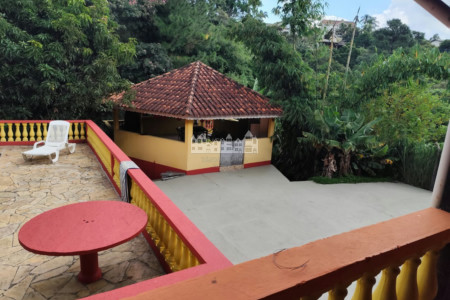 Chácara à venda com 3 quartos, sendo 1 suíte, em San Fernando Valley, Atibaia, SP