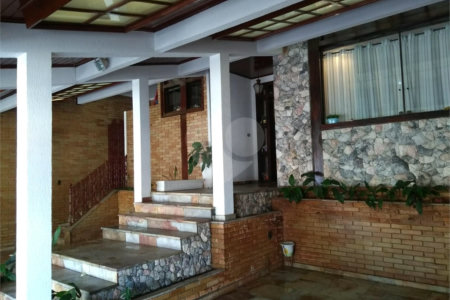 Casa à venda com 6 quartos, sendo 2 suítes,  em Jardim Leocádia, Sorocaba, SP