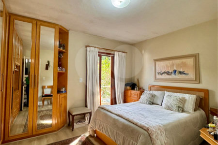 Casa à venda com 3 quartos, sendo 1 suíte, no condomínio Morada dos Pássaros, São Paulo - SP