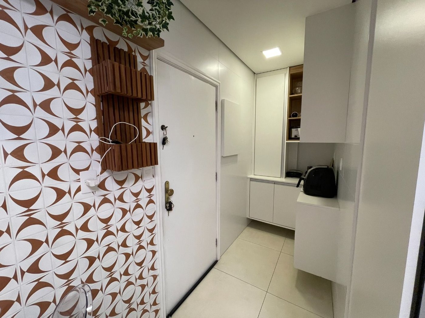Apartamento 3 dormitórios (1 suíte), vaga para 2 carros, no Boqueirão, Santos