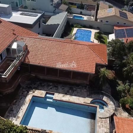 Casa à venda com 4 suítes em Vila Petrópolis, Atibaia, SP