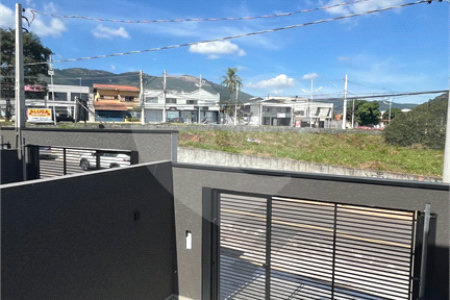 Sobrado para alugar com 3 quartos, sendo 1 suíte, em Vila Petrópolis, Atibaia, SP