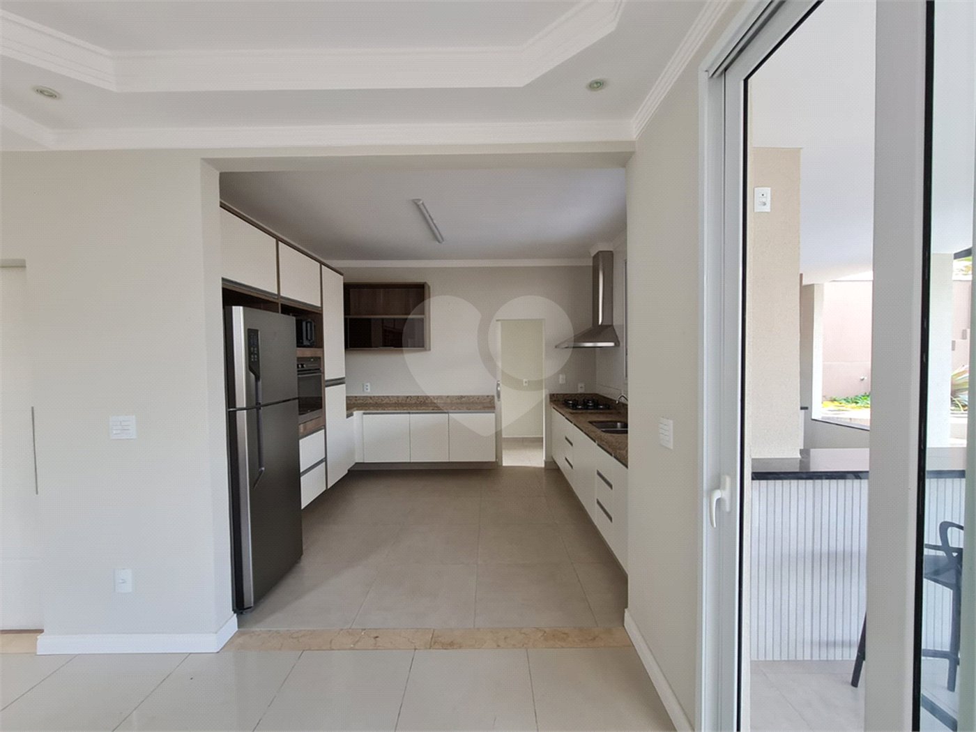 Casa à venda com 3 suítes no condomínio Geneve, Campinas - SP