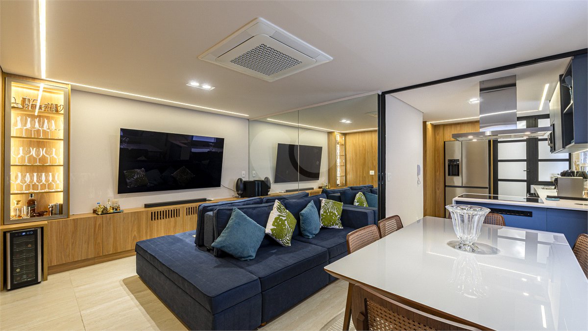 Apartamento à venda com 3 quartos, sendo 1 suíte, em Vila Uberabinha, São Paulo, SP