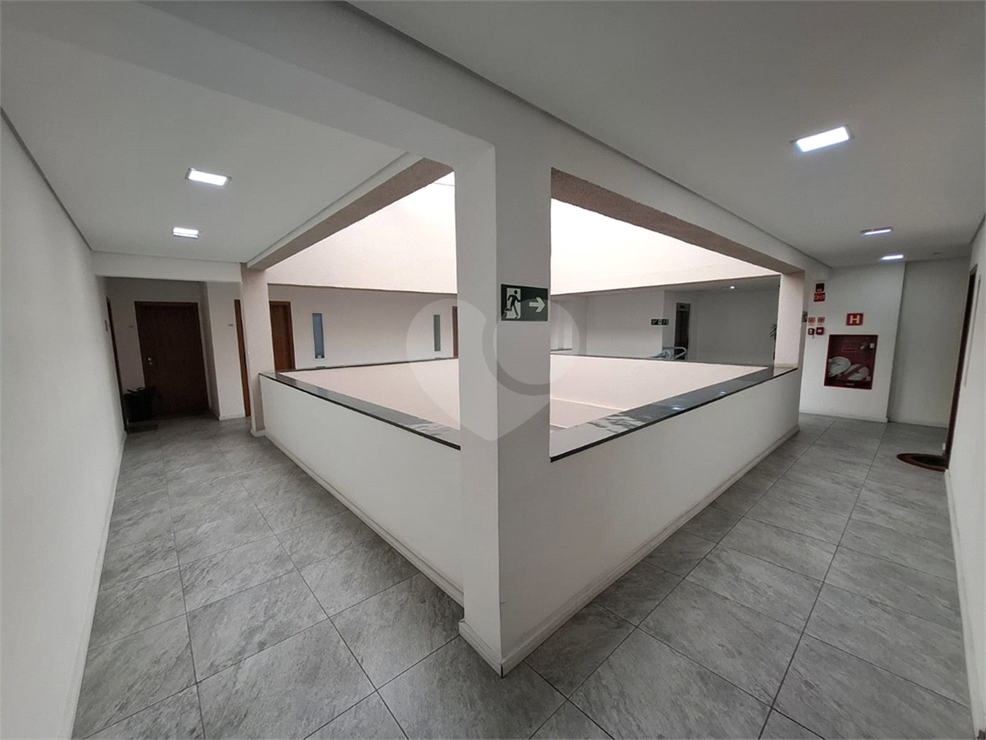 Apartamento para alugar com 2 quartos, sendo 1 suíte, em Alto da Boa Vista, São Paulo, SP