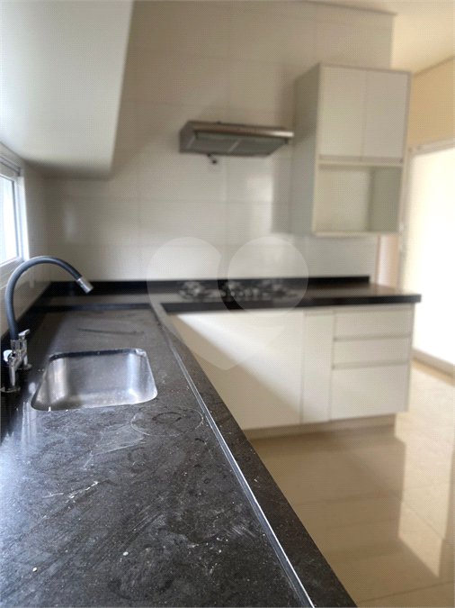 Casa à venda ou para alugar com 3 suítes no condomínio Portal das Tipuanas, Araraquara - SP