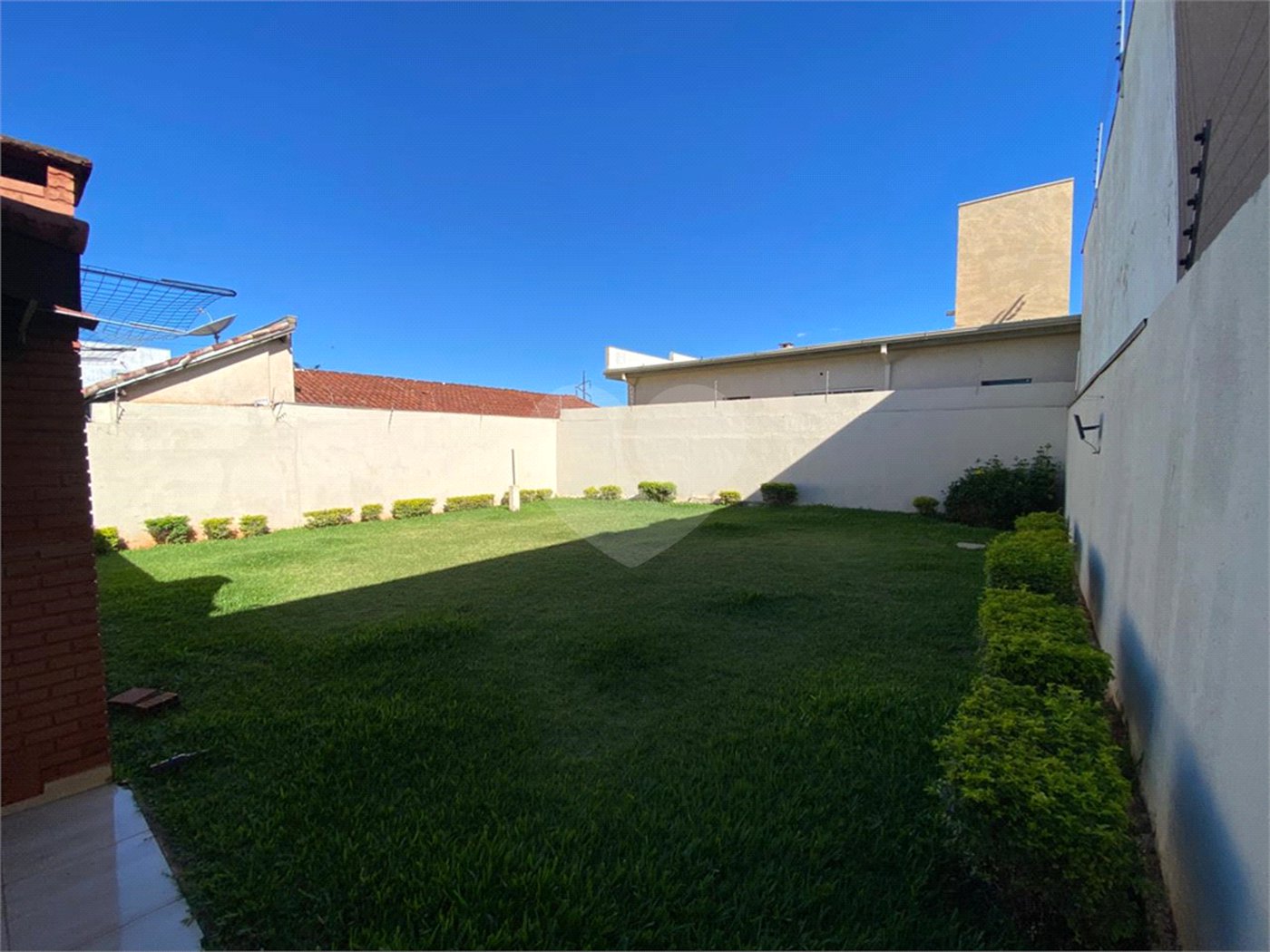 Casa à venda com 2 quartos, sendo 1 suíte, em Vila Renô, Ponta Porã, MS