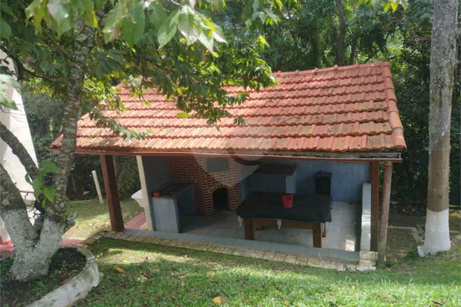 Casa à venda com 4 quartos, sendo 2 suítes,  no condomínio Cinco Lagos, Mairiporã - SP