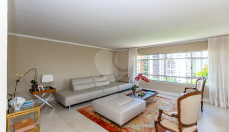 Apartamento à venda com 3 quartos, sendo 1 suíte, em Moema, São Paulo, SP