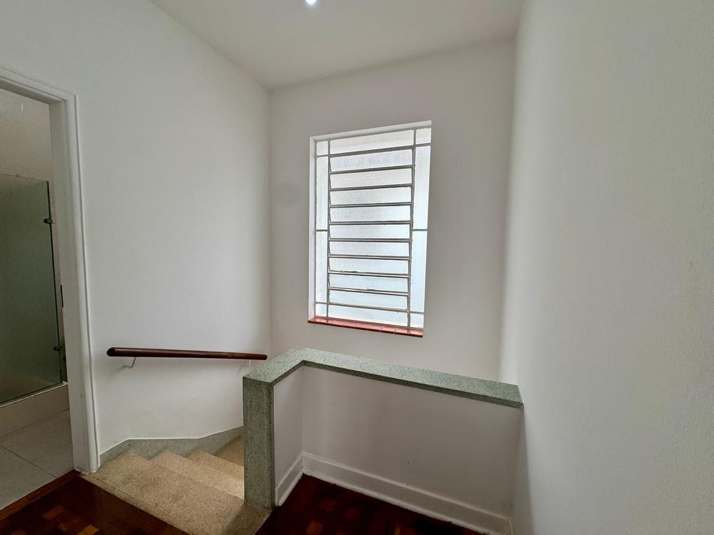 CASA AMPLA COM QUINTAL  150m² - 1.799.000,00 - Aparecida - Santos/SP
