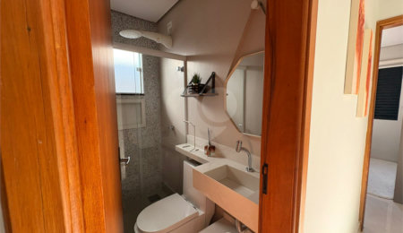 Casa à venda com 4 quartos, sendo 1 suíte,  em Atibaia Jardim, Atibaia, SP