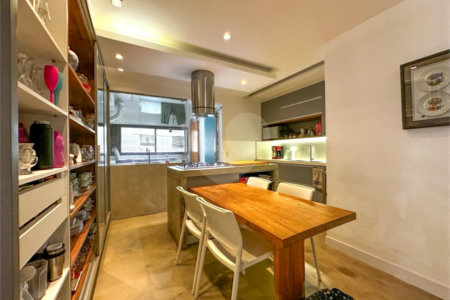 Apartamento à venda com 3 quartos, sendo 1 suíte, em Vila Sofia, São Paulo, SP