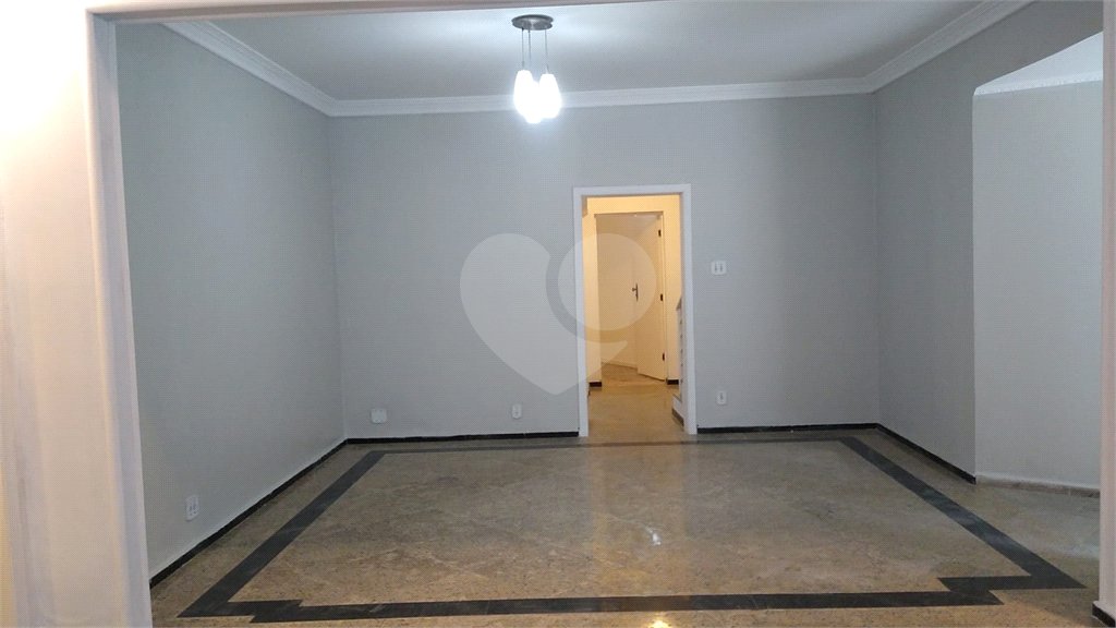 Sobrado à venda com 4 quartos, sendo 3 suítes, em Cidade Mãe do Céu, São Paulo, SP