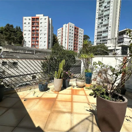 Sobrado à venda com 4 quartos, sendo 2 suítes,  em Vila Ipojuca, São Paulo, SP