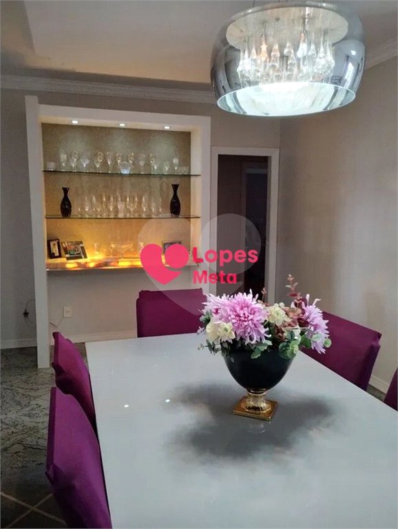 Apartamento à venda com 4 quartos, sendo 1 suíte,  em Parque Residencial Aquarius, São José dos Campos, SP