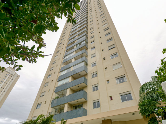 Apartamento à venda com 3 quartos, sendo 2 suítes,  em Saúde, São Paulo, SP