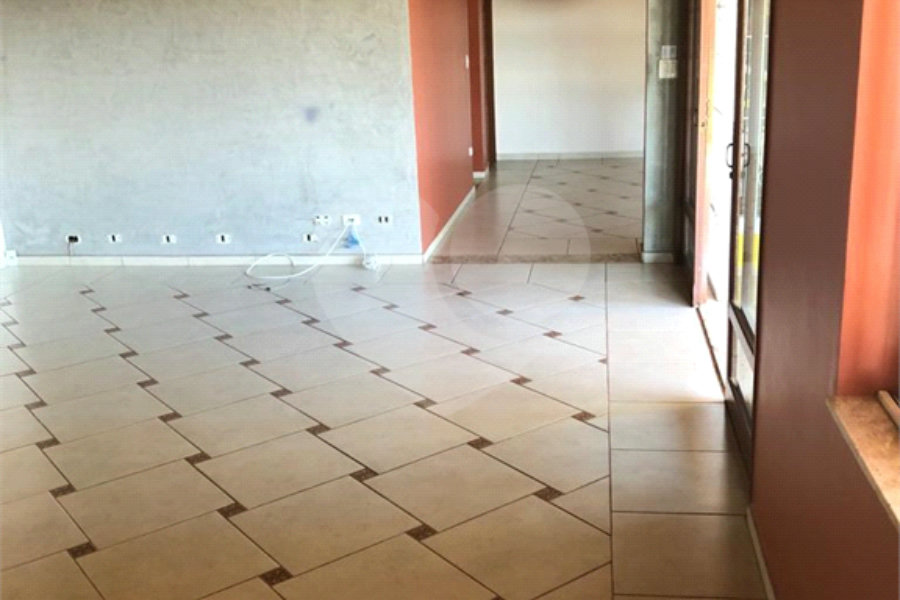 Casa Térrea à venda com 4 quartos, sendo 2 suítes, em Roseira, Mairiporã, SP