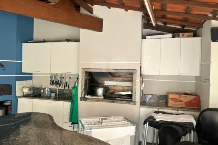 Casa à venda com 2 suítes no condomínio Recanto dos Ipes, Atibaia - SP