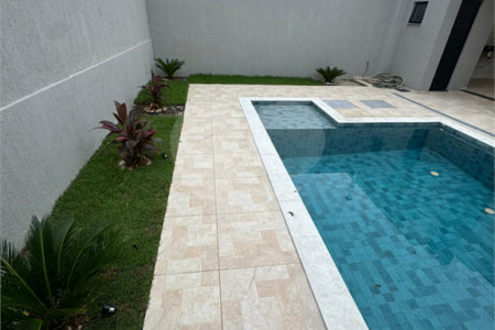 Casa à venda com 5 quartos, sendo 4 suítes, no condomínio Grand Park, Rio de Janeiro - RJ