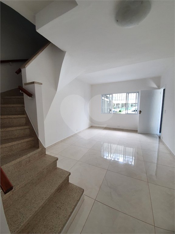 Sobrado à venda com 4 quartos em Santa Terezinha, São Paulo, SP