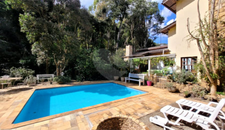 Casa à venda com 4 quartos, sendo 3 suítes,  no condomínio Associação Reserva das Hortênsias, Mairiporã - SP