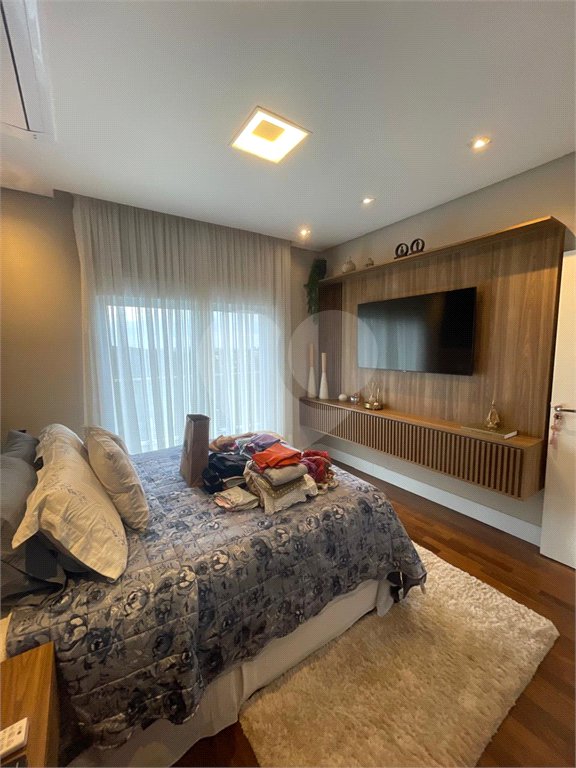 Casa à venda com 3 suítes no condomínio Hills, Arujá - SP