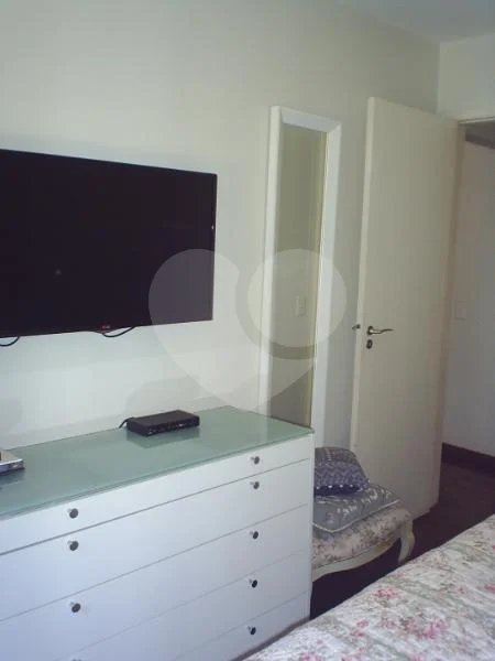 Apartamento á venda na Vila Olímpia de 156m² com 3 dormitórios, 1 suíte e 2 vagas.