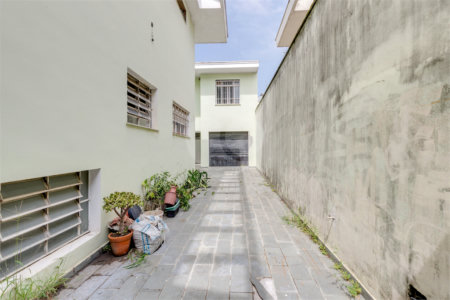 Sobrado à venda com 5 quartos, sendo 3 suítes,  em Jardim Luzitânia, São Paulo, SP