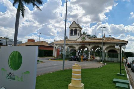 Casa à venda com 3 quartos, sendo 1 suíte,  no condomínio Ibiti Royal Park, Sorocaba - SP
