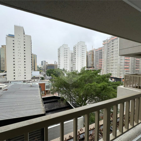 Apartamento à venda com 3 suítes em Moema, São Paulo, SP