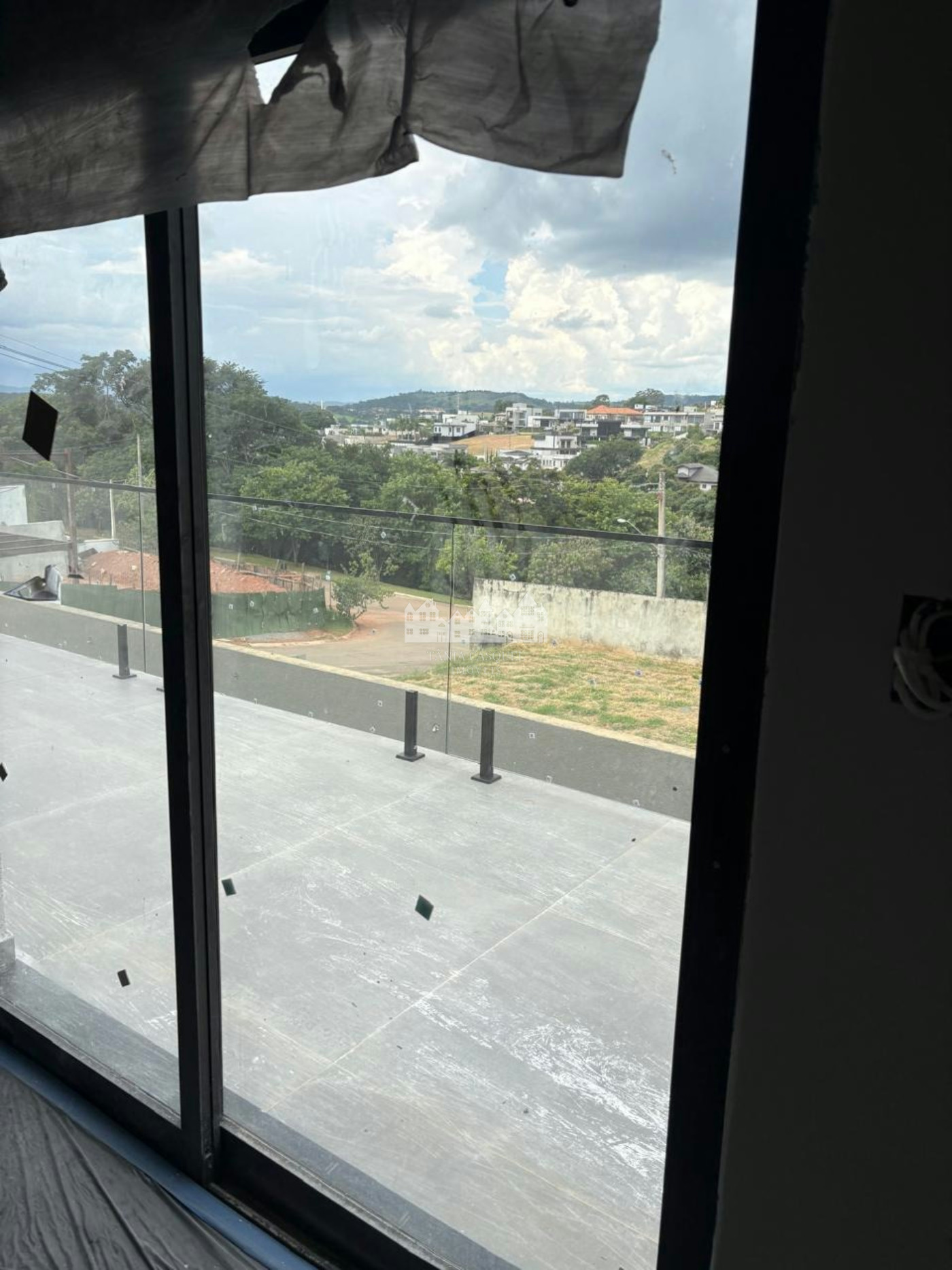 Casa à venda com 3 suítes no condomínio Shamballa III, Atibaia - SP
