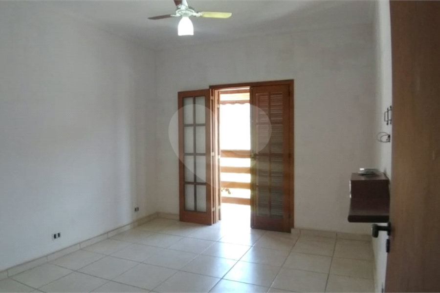 Casa à venda com 4 quartos, sendo 2 suítes, em Barreiro, Mairiporã, SP