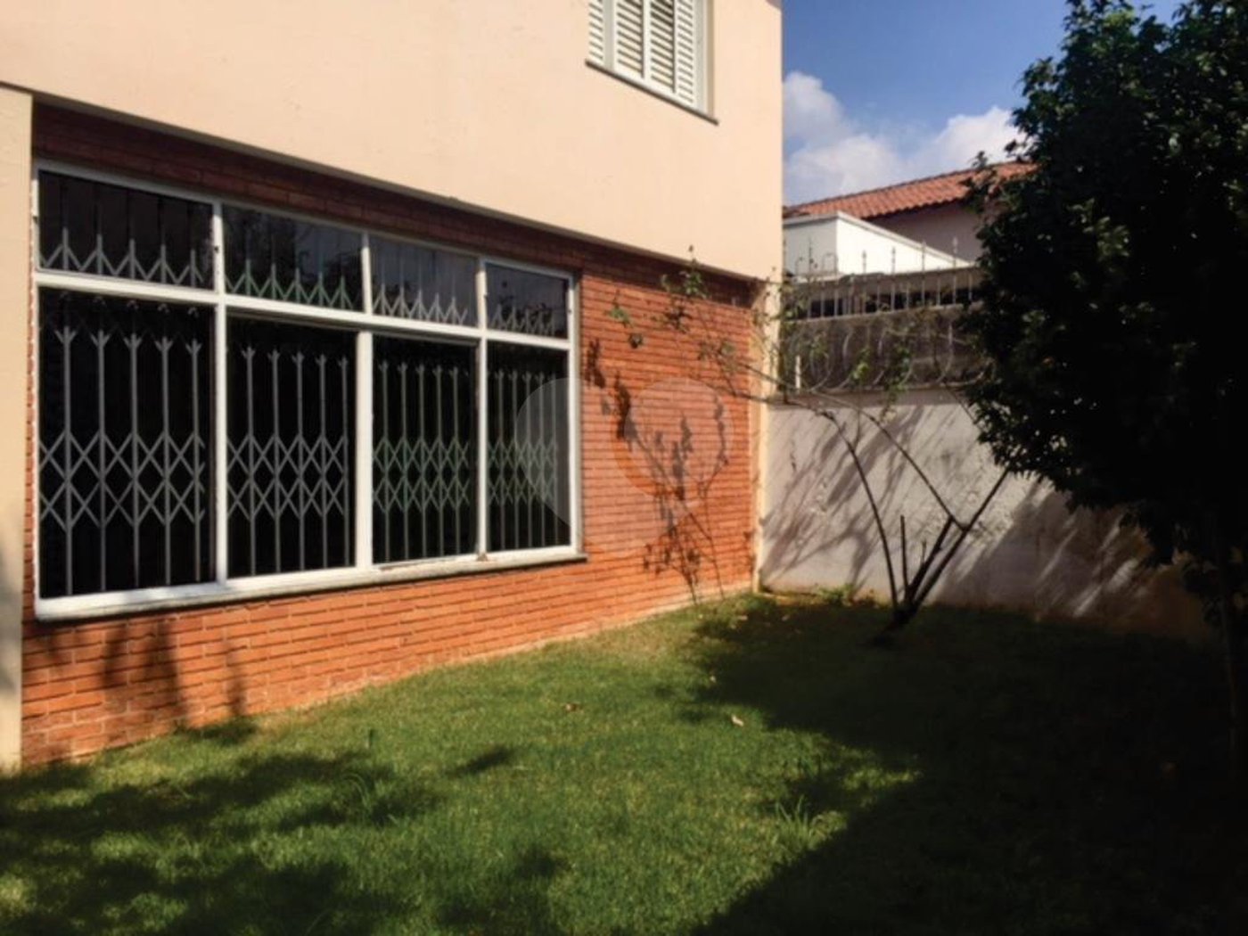 Sobrado à venda com 4 quartos, sendo 1 suíte, em Parque Edu Chaves, São Paulo, SP
