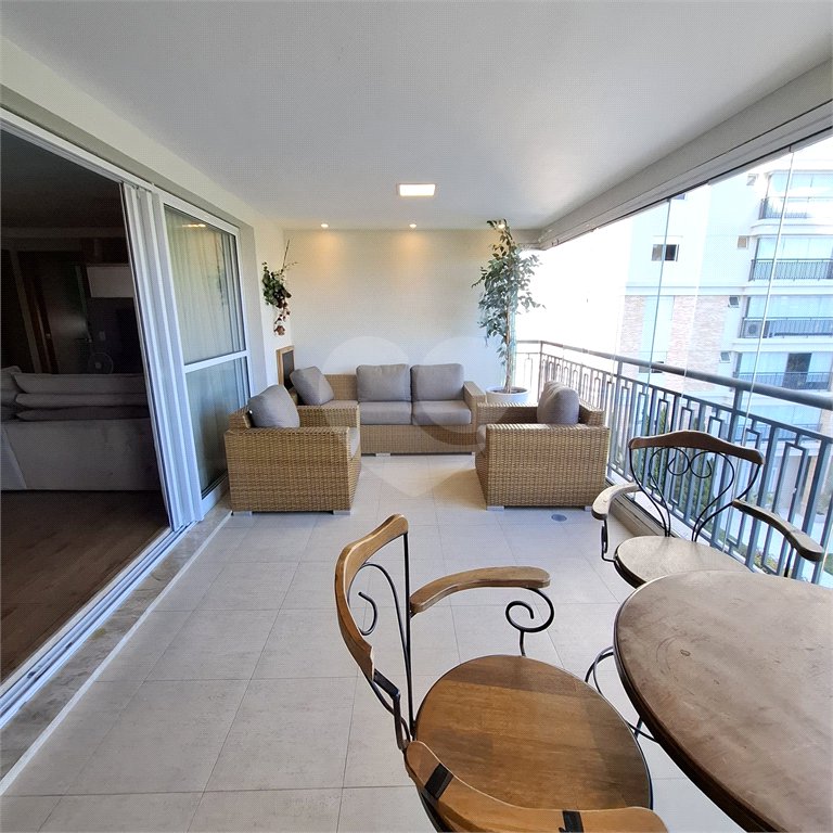 Apartamento à venda com 3 suítes em Jardim Marajoara, São Paulo, SP