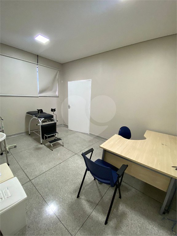 Salão para alugar em Vila Romanópolis, Ferraz de Vasconcelos, SP