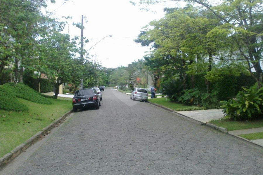 Sobrado à venda com 5 suítes em Enseada, Bertioga, SP