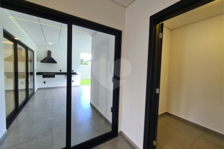 Casa em condomínio à venda com 3 suítes em Vila Santista, Atibaia, SP