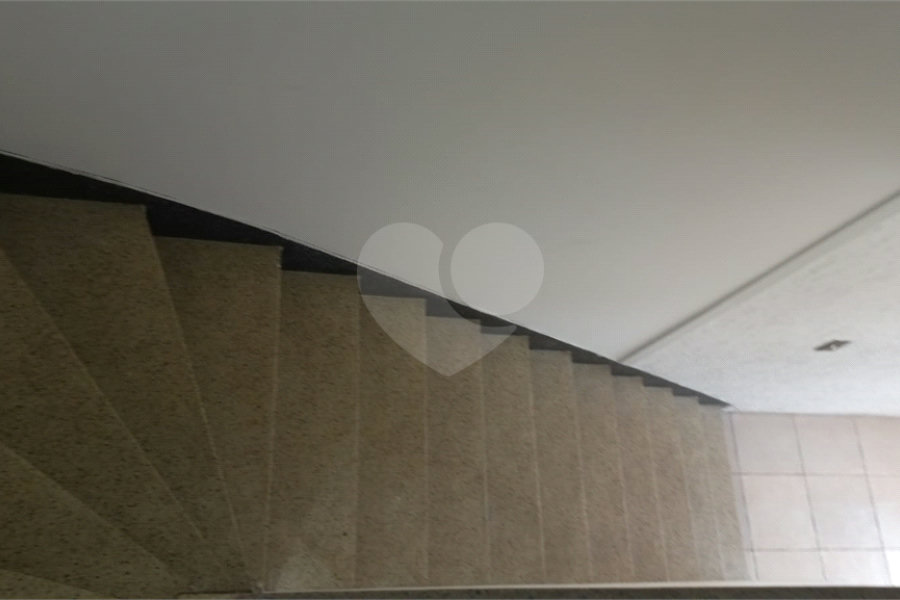 Sobrado à venda com 4 quartos, sendo 1 suíte, em Vila Mazzei, São Paulo, SP