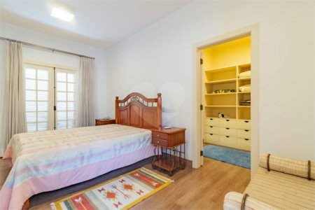 Casa à venda com 7 quartos, sendo 5 suítes,  em Morumbi, São Paulo, SP