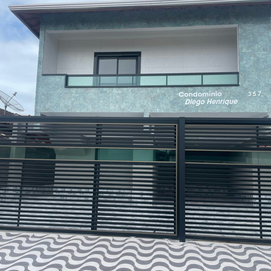 Sobrado à venda com 2 quartos, sendo 1 suíte, em Jardim Princesa, Praia Grande - SP