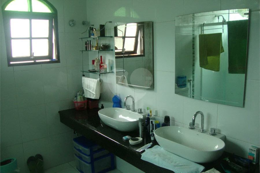 Chácara à venda com 5 quartos, sendo 2 suítes, em Jardim Arujá, Arujá, SP