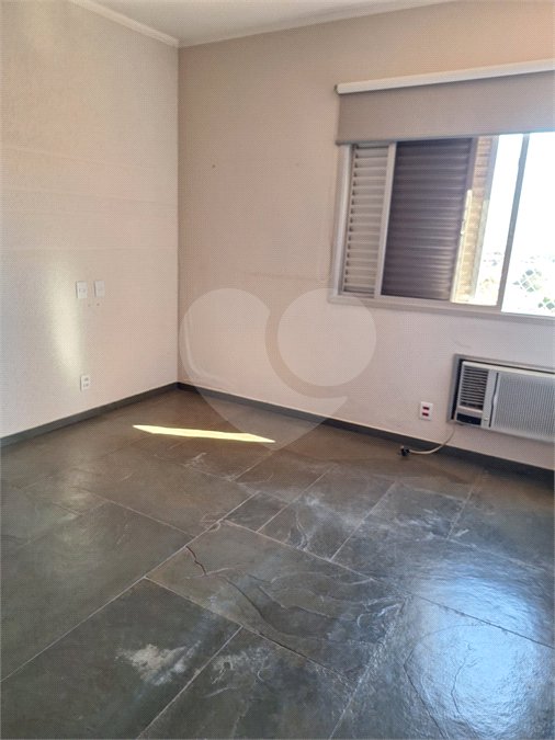 Apartamento à venda com 3 quartos, sendo 1 suíte, no Centro, Araraquara, SP