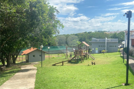 Casa à venda com 3 quartos, sendo 1 suíte, no condomínio Jardim Guarujá, Salto - SP