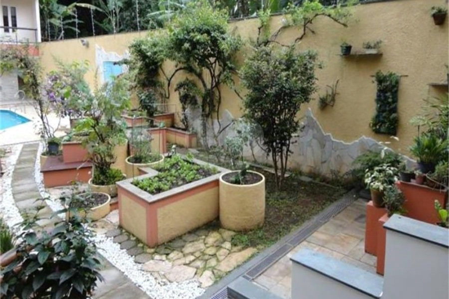 Sobrado à venda com 6 quartos, sendo 2 suítes, em Horto Florestal, São Paulo, SP