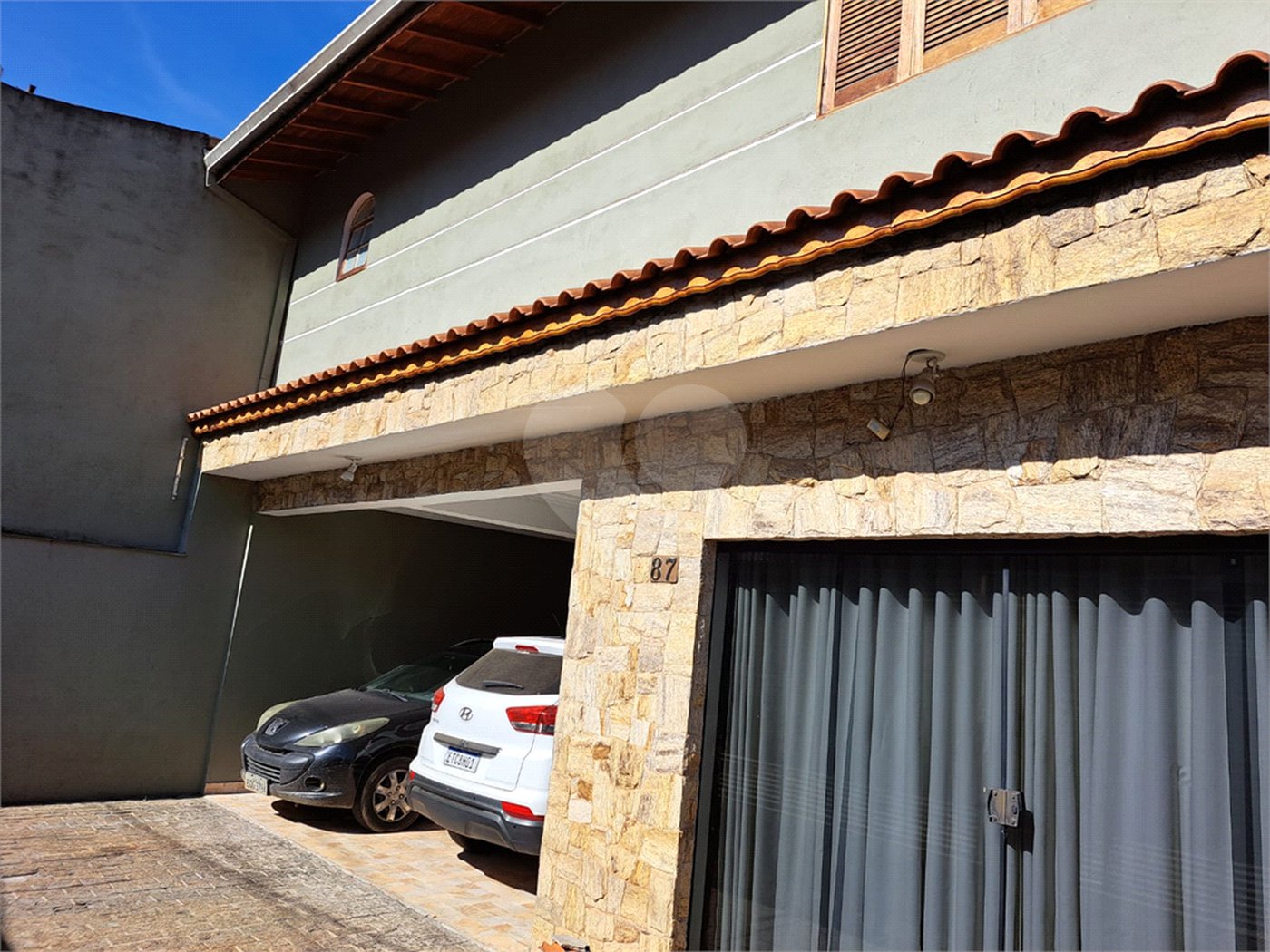 Sobrado à venda com 4 quartos, sendo 2 suítes, em Jaraguá, São Paulo, SP