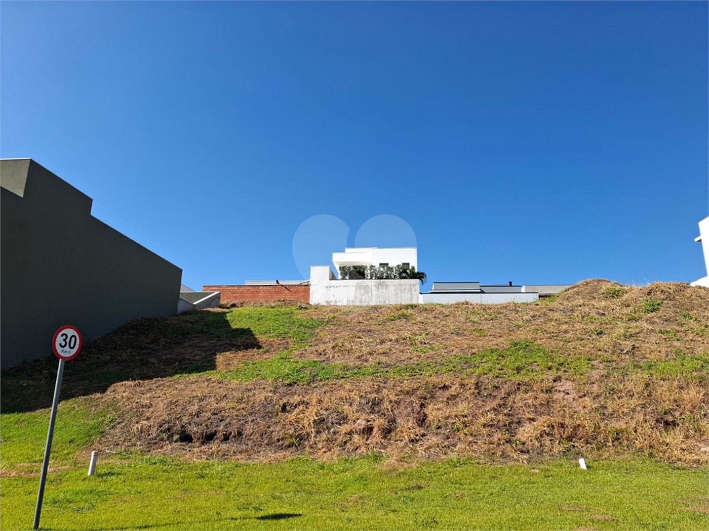 Terreno à venda no condomínio Reserva dos Jatobás, Louveira - SP