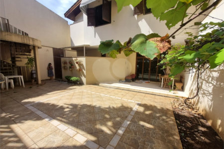 Sobrado à venda com 3 quartos, sendo 1 suíte,  em Vila Trujillo, Sorocaba, SP