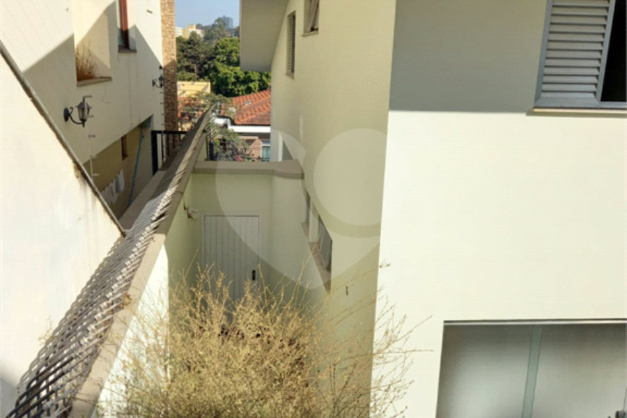 Sobrado à venda com 5 quartos, sendo 2 suítes,  em Tremembé, São Paulo, SP