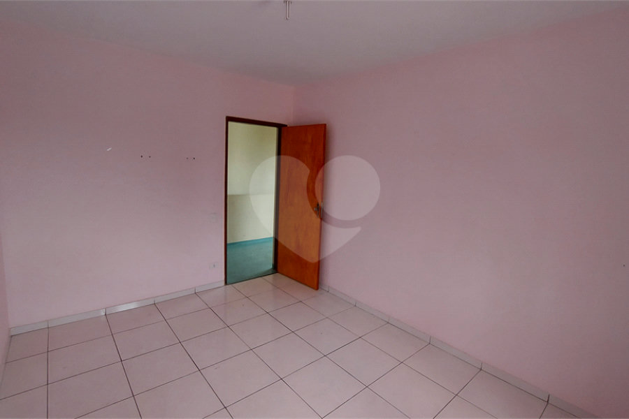 Sobrado à venda com 4 quartos, sendo 1 suíte, em Vila Guarani, São Paulo, SP